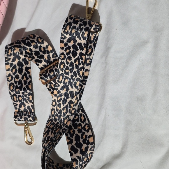 New! "T" Pink Quilted Cosmetic Makeup Bags For Travel Vacation Faux Leather - Picture 8 of 11